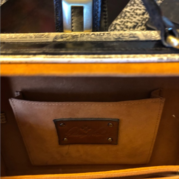 Patricia Nash Black and Cream Newspaper Print Crossbody Bag - Picture 5 of 9